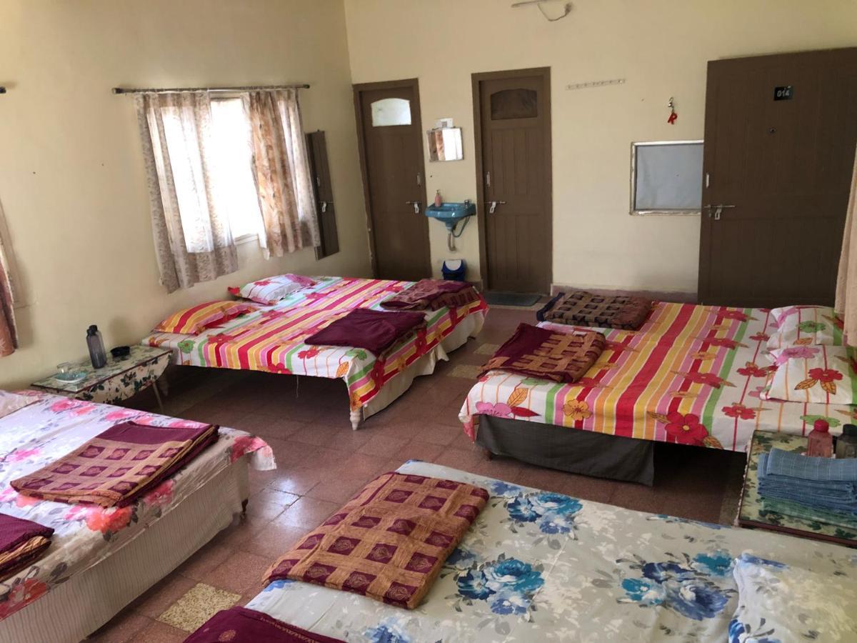 Rukmavati Guest House Mundra エクステリア 写真