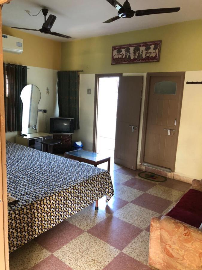 Rukmavati Guest House Mundra エクステリア 写真